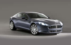 工作室燈光下的時尚銀色Aston Martin跑車。 — Steam Deck OLED 壁紙