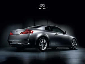 銀色Infiniti G35雙門轎跑車在攝影棚中，聚光燈和黑暗背景。 — 超跑 壁紙