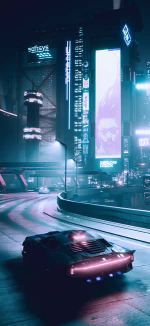未來汽車在夜晚駛過霓虹燈照亮的賽博龐克城市 — 電玩遊戲 GIF 壁紙