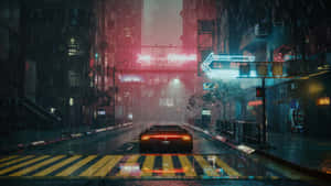 一輛紅色跑車在夜晚穿過雨中的霓虹城市景觀。 — 電馭叛客2077 壁紙