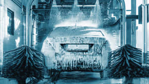 汽車在自動洗車機中用泡沫水和旋轉刷清洗。 — 洗車 壁紙