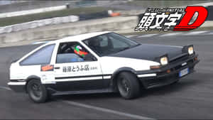AE86 漂移車在賽道上帶有 Initial D 標誌 — 頭文字D 壁紙