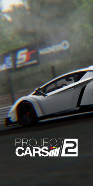 白色賽車在潮濕賽道上疾馳，帶有Project CARS 2標誌。 — 電玩遊戲 GIF 壁紙
