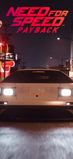 白色跑車在夜晚穿過霓虹燈城市，上方有遊戲標題。 — 電玩遊戲 GIF 壁紙
