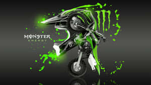 一輛綠色和黑色的越野摩托車翹前輪，帶有Monster Energy標誌和綠色飛濺。 — Monster Energy 壁紙