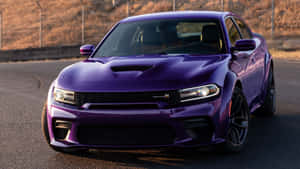 日落時分路上的紫色Dodge Charger SRT Hellcat — 道奇挑戰者 壁紙