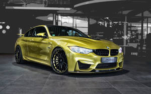 閃耀金色BMW M4配備Hamann調校，在現代車庫中展示。 — Mercedes Benz C300 壁紙