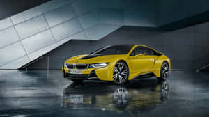濕地上反射的黃色BMW i8跑車，現代攝影棚。 — 跑車 壁紙