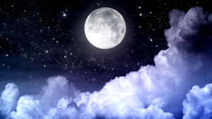 滿月在繁星點點的夜空雲層中閃耀。 — 月亮與星星 壁紙