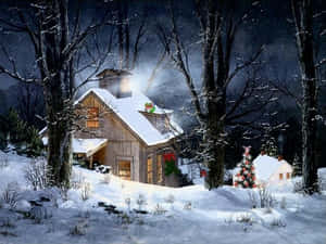 雪地冬夜森林中的舒適小屋，溫暖燈光和裝飾樹。 — 冬季風景 壁紙