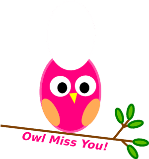 粉紅色卡通貓頭鷹，頭上頂著雞蛋，棲息在樹枝上，附有「Owl Miss You!」文字 — 掰掰 壁紙
