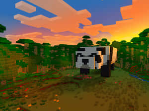 一隻像素熊貓在夕陽下的Minecraft森林中，天空色彩繽紛。 — 我的世界 壁紙