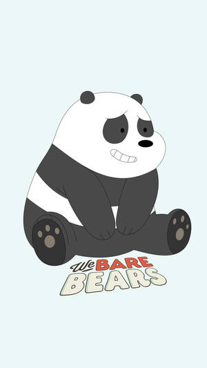 來自《We Bare Bears》的卡通熊貓角色帶著自鳴得意的表情坐著。 — 可愛熊貓 壁紙