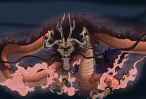 一隻帶有鹿角的兇猛動漫龍，在黑暗的星空背景下噴火。 — 肯伊 壁紙