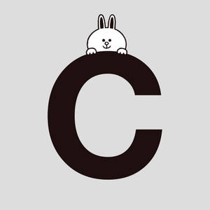 一隻可愛的卡通兔在一個大字母C上面探頭。 — Line Friends 壁紙