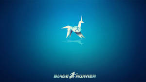 白色摺紙獨角獸漂浮在藍色漸變中，帶有Blade Runner標誌 — 極簡動畫 壁紙