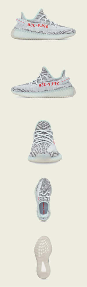 五個角度的白色灰色 Yeezy 運動鞋，在米色背景上有紅色文字。 — 肯伊·威斯特 壁紙