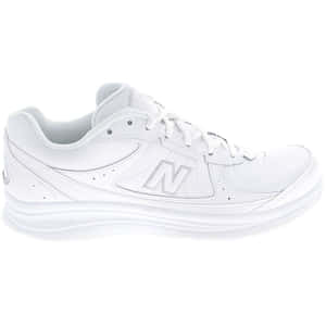 一雙白色 New Balance 運動鞋，設計簡潔並帶有標誌。 — 低對比 壁紙