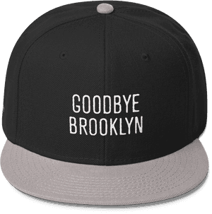 黑色和灰色 snapback 帽，帶有白色 goodbye brooklyn 刺繡。 — 掰掰 壁紙