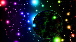 一顆發光的綠色行星被太空中的彩色恆星包圍。
