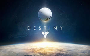 一顆發光的行星在宇宙地平線上升起，有月亮和Destiny字樣。 — 天命2 壁紙