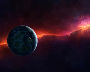 一顆帶有衛星的行星在深空中環繞著發光的星雲。 — 暗紅色 壁紙