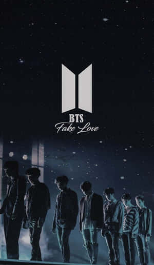 七位樂團成員以繁星夜空為背景的剪影，帶有BTS標誌和Fake Love文字。 — Galaxy Tab A 壁紙