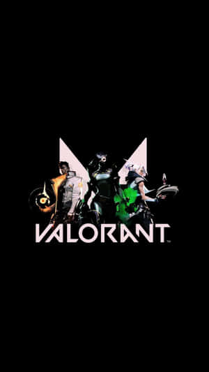 三位 Valorant 遊戲角色以動態姿勢呈現，配有發光武器和標誌。 — 省電 壁紙