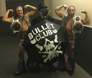三位摔角手與冠軍腰帶和 Bullet Club 雨傘合影。 — 摔角 壁紙