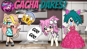 三個帶貓耳的動漫女孩在現代客廳中為 Gacha Dares 作出反應。 — 16:9 壁紙