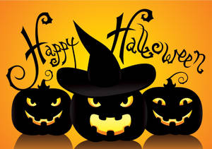 三個戴著巫師帽的微笑南瓜燈，帶有「Happy Halloween」文字。 — Hello Kitty 萬聖節 壁紙