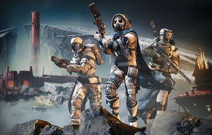 三名裝甲士兵在星空下的岩石外星行星上手持武器。 — 天命2 壁紙