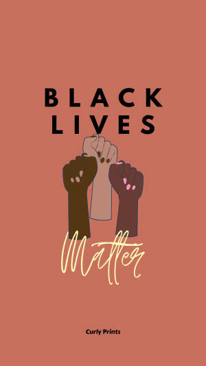 三隻不同膚色的舉起拳頭，帶有文字 Black Lives Matter — 黑色 壁紙