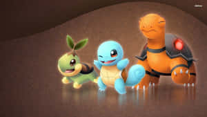 三個寶可夢角色Turtwig、Squirtle和Blastoise站在一個反光表面上。 — 民間藝術 壁紙