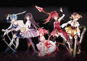 五位動漫少女在星空場景中揮舞劍和矛。 — 魔法少女小圓 壁紙