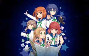 五個穿著水手服的動畫女孩，拿著地圖和望遠鏡探索星空夜晚。 — 動漫 壁紙