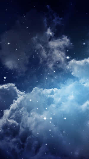 星空，有發光的雲朵和明亮的星星。 — 星星 壁紙