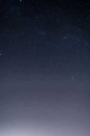 深藍色漸變背景上無數閃爍星星的星空夜景 — 夜空 壁紙