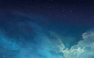 閃爍藍色星雲和柔和雲霧的星空夜景。 — 淺綠色系 壁紙