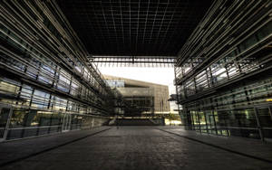 現代玻璃及鋼結構建築群，對稱建築及長廊。 — 洛杉磯 壁紙