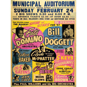 1957 年復古音樂會海報，為市政禮堂 featuring Fats Domino、Bill Doggett 和 Chuck Berry。 — 復古 壁紙