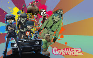 動漫風格的 Gorillaz 樂隊角色，帶有汽車和色彩繽紛的背景。 — 搞笑猴子 壁紙