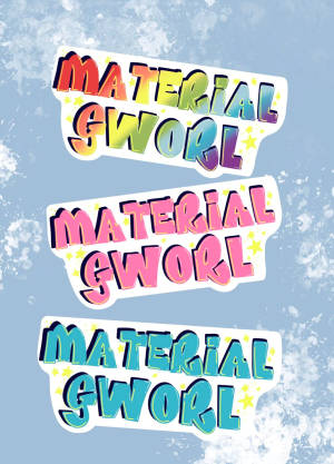 三個色彩繽紛的「Material Sworl」文字貼紙，在紋理藍色背景上帶有星爆效果。 — 創意 壁紙