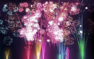 慶祝活動期間，五彩繽紛的煙火在夜空中綻放。 — 新年快樂 2020 壁紙
