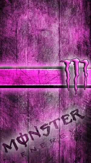 粗糙的紫色Monster Energy標誌壁紙，帶有刮擦紋理和發光條紋。 — Monster Energy 壁紙