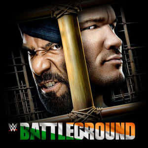 兩位WWE摔角手在一個帶有印度國旗顏色的竹籠內，背景是Battleground標誌。 — WWE GIF 壁紙