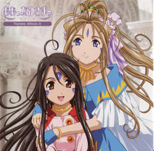 兩位帶有藍色標記的開朗動漫女孩在一座石建築前擁抱。