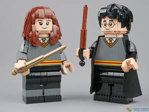 LEGO 哈利波特角色妙麗和哈利手持魔杖。 — 哈利波特 美學 壁紙
