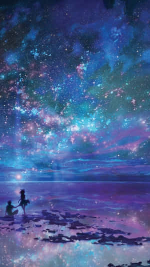 兩個人影映襯著星光燦爛的宇宙天空，倒映在水中。 — 情侶 壁紙