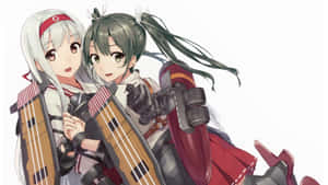 兩個動漫女孩穿著軍裝，配備機械武器和紅色點綴。 — 動畫電腦 壁紙